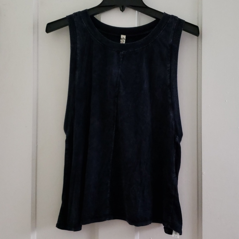 Black muscle tank